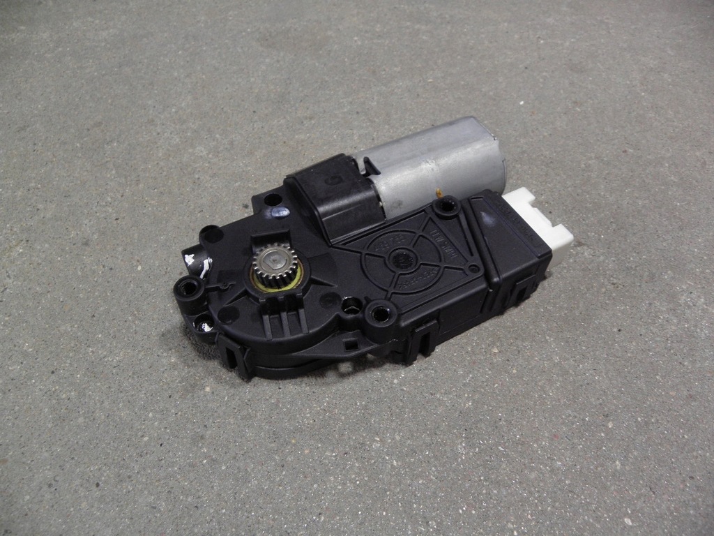 MERCEDES C W204 SUNROOF MOTOR A2048200808 Product image