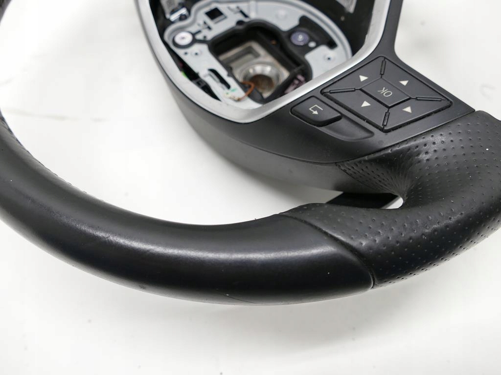 MERCEDES E W212 ΑΝΥΨΩΤΙΚΟ ΤΙΜΟΝΙ ΜΕ ΠΟΛΛΑΠΛΑ PADDLES Product image