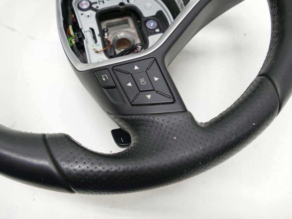 MERCEDES E W212 ΑΝΥΨΩΤΙΚΟ ΤΙΜΟΝΙ ΜΕ ΠΟΛΛΑΠΛΑ PADDLES Product image